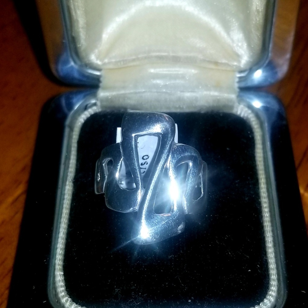 Brand new womens taxaco sterling silver ring